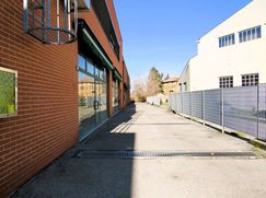 Negozio/Locale commerciale in Commerciale