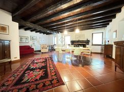 Casa Bi/Trifamiliare in Residenziale