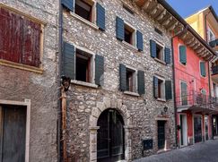 Casa Bi/Trifamiliare in Residenziale