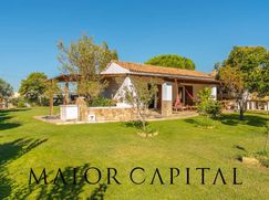 Casa Bi/Trifamiliare in Residenziale