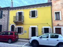 Casa Bi/Trifamiliare in Residenziale