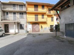 Casa Bi/Trifamiliare in Residenziale