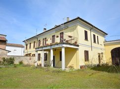 Casa Bi/Trifamiliare in Residenziale
