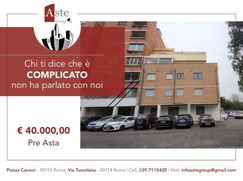 Negozio/Locale commerciale in Commerciale