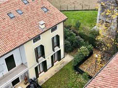 Casa Bi/Trifamiliare in Residenziale