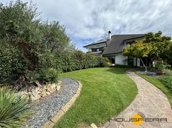 Casa Bi/Trifamiliare in Residenziale