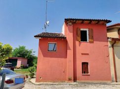 Casa Bi/Trifamiliare in Residenziale