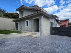 Casa Bi/Trifamiliare in Residenziale