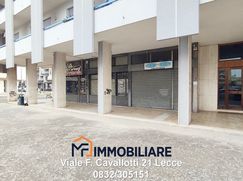 Negozio/Locale commerciale in Commerciale