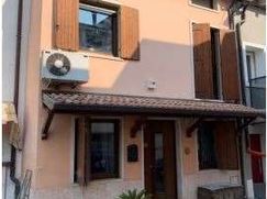Casa Bi/Trifamiliare in Residenziale