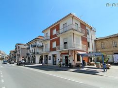 Negozio/Locale commerciale in Commerciale
