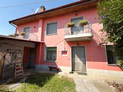 Casa Bi/Trifamiliare in Residenziale