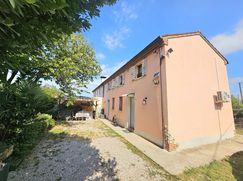 Casa Bi/Trifamiliare in Residenziale