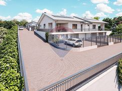 Casa Bi/Trifamiliare in Residenziale