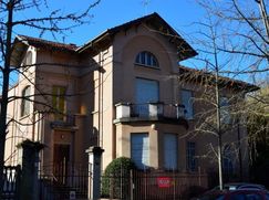 Casa Bi/Trifamiliare in Residenziale