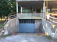 Negozio/Locale commerciale in Commerciale