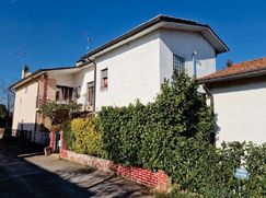 Casa Bi/Trifamiliare in Residenziale