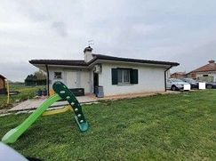 Casa Bi/Trifamiliare in Residenziale