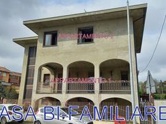 Casa Bi/Trifamiliare in Residenziale