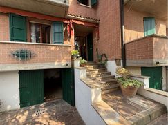 Casa Bi/Trifamiliare in Residenziale