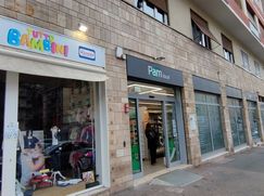 Negozio/Locale commerciale in Commerciale