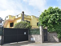 Casa Bi/Trifamiliare in Residenziale
