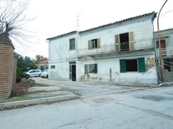 Casa Bi/Trifamiliare in Residenziale