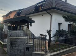 Casa Bi/Trifamiliare in Residenziale