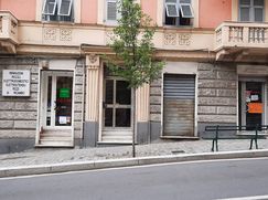 Negozio/Locale commerciale in Commerciale