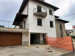 Casa Bi/Trifamiliare in Residenziale