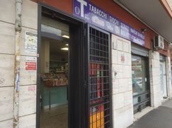 Attività/Licenza (con o senza mura) in Commerciale