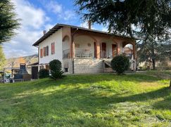 Casa Bi/Trifamiliare in Residenziale