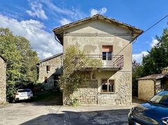 Casa Bi/Trifamiliare in Residenziale