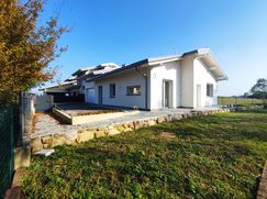 Casa Bi/Trifamiliare in Residenziale