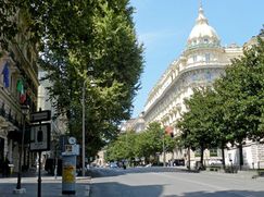 Attività/Licenza (con o senza mura) in Commerciale