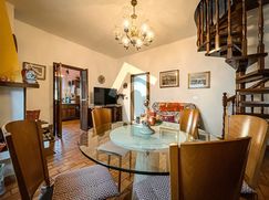 Casa Bi/Trifamiliare in Residenziale