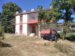 Casa Bi/Trifamiliare in Residenziale