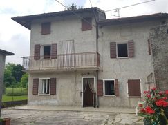 Casa Bi/Trifamiliare in Residenziale