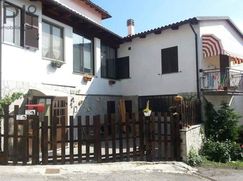 Casa Bi/Trifamiliare in Residenziale