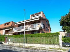 Casa Bi/Trifamiliare in Residenziale