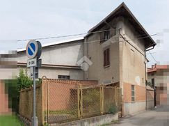 Casa Bi/Trifamiliare in Residenziale