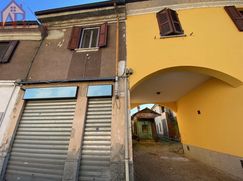 Casa Bi/Trifamiliare in Residenziale