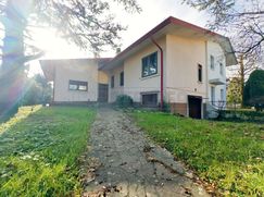 Casa Bi/Trifamiliare in Residenziale
