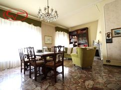 Casa Bi/Trifamiliare in Residenziale