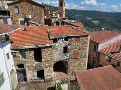 Casa Bi/Trifamiliare in Residenziale