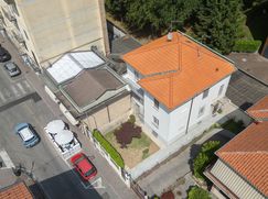 Casa Bi/Trifamiliare in Residenziale
