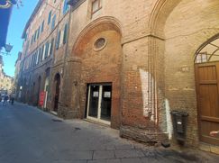 Negozio/Locale commerciale in Commerciale