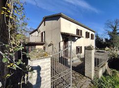 Casa Bi/Trifamiliare in Residenziale