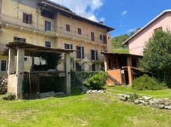 Casa Bi/Trifamiliare in Residenziale