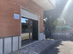 Negozio/Locale commerciale in Commerciale
